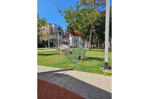 מכירה-דירה-13 מנדלי מוכר ספרים  - מרכז העיר  -  בת ים, ישראל-50981097-52