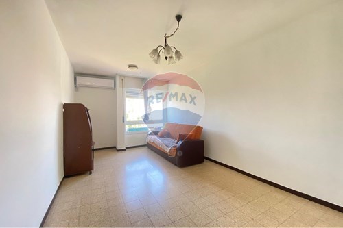מכירה-דירה-מעלות, ישראל-50871046-74