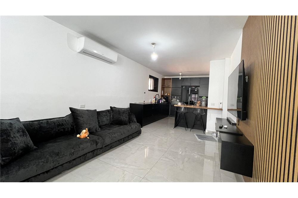 Residential Condo/Apartment Hadera, Israel HE 83124128148 , RE