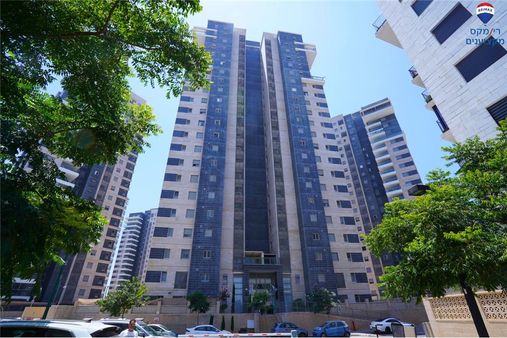 Residential Duplex Hadera, Israel HE 831241106326 , RE/MAX