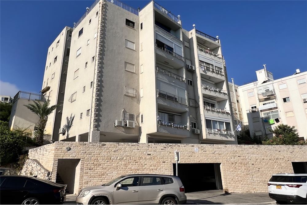 Condo/Apartment For Sale Haifa, Israel 51651108195