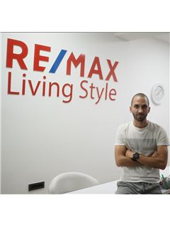 Associate in Training - Miloš Stajić - RE/MAX Living Style - N. Đorđević PR, Reg. No 1106
