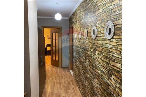 Në Shitje-Apartament-PRANE GJIMNAZIT PARTIZANI  -  Pazari i Ri - Hoxha Tahsim, Shqipëri-530191054-906