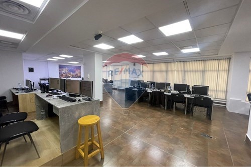 Commercial - Office - Rruga e Barrikadave, Tiranë - AL