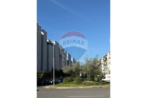 Komuna e Parisit, Albania