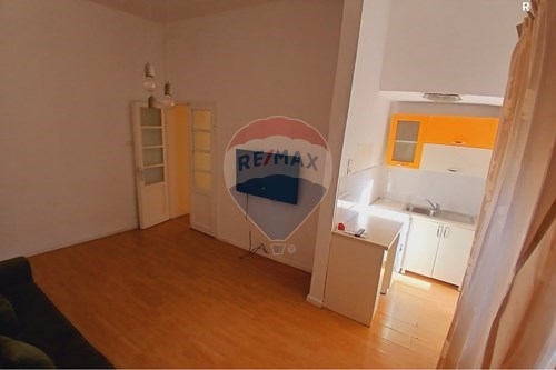 Residential - Condo/Apartment - Sheshi Willson, Sheshi Willson, Tiranë - AL