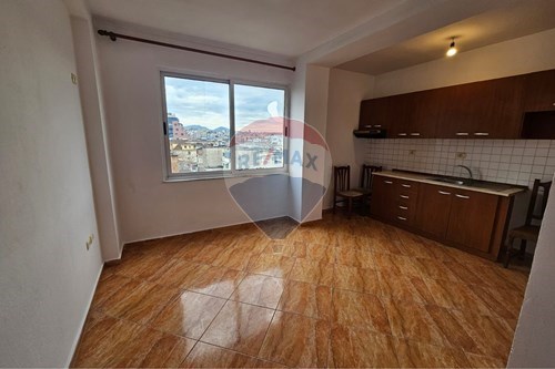 Residential - Condo/Apartment - Materniteti i Ri, Brryli, Tiranë - AL