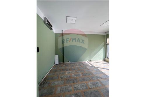 Commercial - Office - Rruga e Kavajës, Albania - AL - 530261076-638 ...