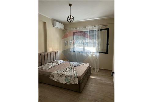 Në Shitje-Apartament-Gjergj Kastrioti  -  Vlorë, Shqipëri-530401002-418