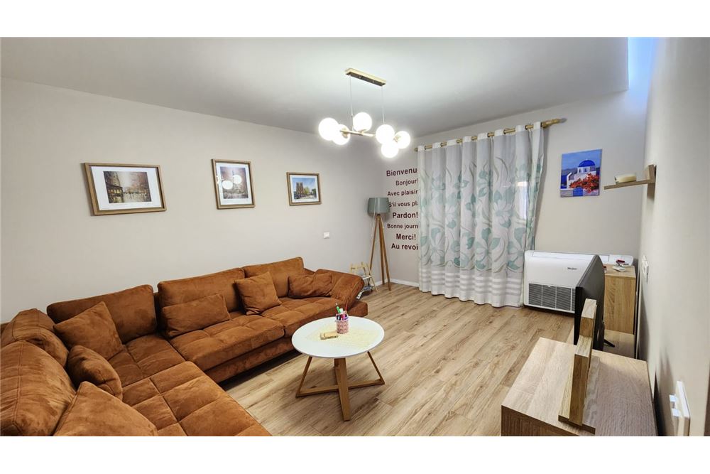 www.remax-albania.com