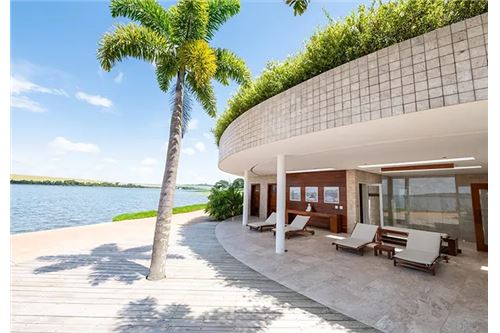 Condomínio Riviera de Santa Cristina XIII, São Paulo, Brasil