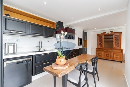 Venda-Casa-Rua Didimo Agapito da Veiga , 83  - Cajuru , Curitiba , Paraná , 82970090-560371021-43