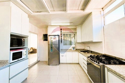 Venda-Casa-Rua Alice Nascimento Sbrissia , 415  - Ipê , São José dos Pinhais , Paraná , 83055430-560481001-14