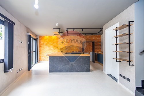 Venda-Sobrado-Rua Flavio Dallegrave , 10719  - Mercado Bom Gourmet  - Cachoeira , Curitiba , Paraná , 82220-120-560431012-49