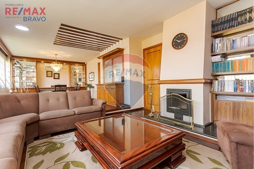 Venda-Casa-Rua Doutor Alcides Vieira Arcoverde , 999  - Jardim das Américas , Curitiba , Paraná , 81520092-560371010-53