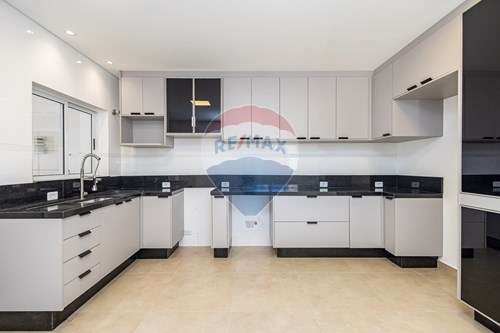 Venda-Sobrado-Rua Theodoro Makiolka , 864  - Santa Cândida , Curitiba , Paraná , 82640010-560331133-11