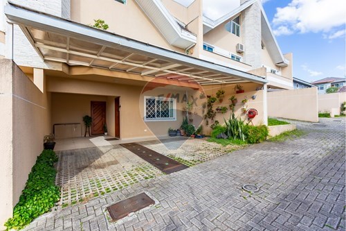 Venda-Triplex-Rua Capitão Joseph Pereira Quevedo , 413  - Mercês , Curitiba , Paraná , 80710120-560331044-398