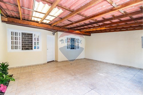 Venda-Casa-Rua Professora Ernestina de Macedo Souza Cortes , 2200  - Afonso Pena , São José dos Pinhais , Paraná , 83050150-560481004-26