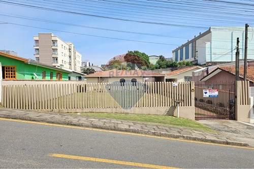 Venda-Casa-Rua Guadalajara , 278  - Centro , Araucária , Paraná , 83702110-560491001-3