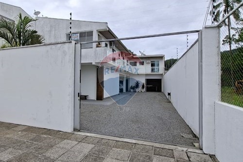Venda-Sobrado-Avenida José Artur Zanluti , 1589  - Matinhos , Matinhos , Paraná , 83260000-560221017-10