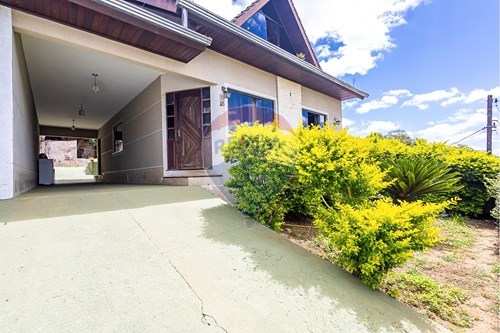 Venda-Casa-Rua Jornalista Ali C. Bark , 226  - Próximo Padaria Nobre Pan  - Santa Cândida , Curitiba , Paraná , 82720140-560301090-4