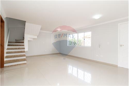 Venda-Casa-R. José Michna Filho , 339  - Clube 3 Marias  - São Braz , Curitiba , Paraná , 82310-360-560331042-44