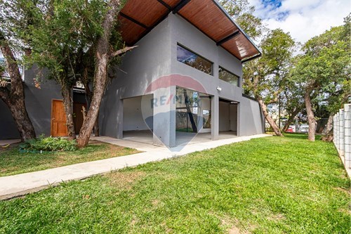 Alugar-Casa Comercial-Avenida Três Marias , 1196  - Próximo ao Clube 3 Marias  - São Braz , Curitiba , Paraná , 82310000-560311047-599