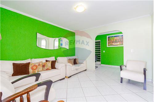 For Sale-House-Rua Londrina , 343  - Prox ao Supermercado Condor  - Pinheirinho , Curitiba , Paraná , 81880280-560301018-5