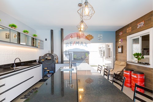 Venda-Casa de Condomínio-Rua Adolfo Werneck , 309  - Uberaba , Curitiba , Paraná , 81560-130-560371002-21