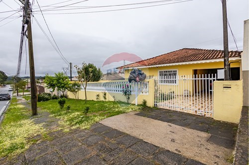 Venda-Casa-Rua dos Cravos , 483  - Campina da Barra , Araucária , Paraná , 83709370-560491001-4