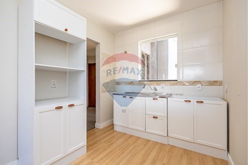 Venda-Casa-Rua Radialista Airton Santos , 125  - Cará-cará , Ponta Grossa , Paraná , 84033-676-560351013-78