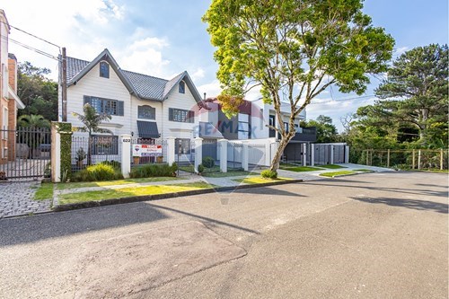 Venda-Casa-Rua Osvaldir Antonio Cuman , 622  - Rua sem saída  - Santa Felicidade , Curitiba , Paraná , 82015045-560431025-73