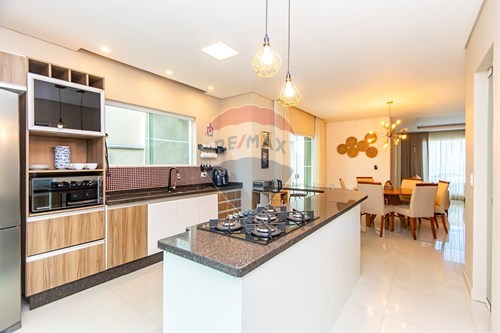 Venda-Sobrado-Travessa Luziâno Cordeiro , 1050  - Parque da Fonte , São José dos Pinhais , Paraná , 83050020-560351054-2