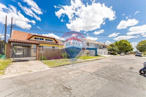 Venda-Casa-Rua Luiz Leopoldo Landal , 895  - a 2500 do Shopp. Paladium  - Portão , Curitiba , Paraná , 80330-160-560341077-44