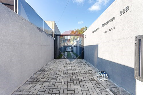 Venda-Casa-Rua Apucarana , 908  - Sítio Cercado , Curitiba , Paraná , 81900430-560321046-155