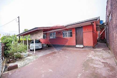 Venda-Casa-Rua Santo Ângelo , 12  - Próximo ao posto de combustível, Bom jesus  - Bom Jesus , Campo Largo , Paraná , 83.606-240-560461001-2