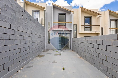 Venda-Sobrado-R. Plinio Vivan , 83  - Cará-cará , Ponta Grossa , Paraná , 84033-895-560351013-77