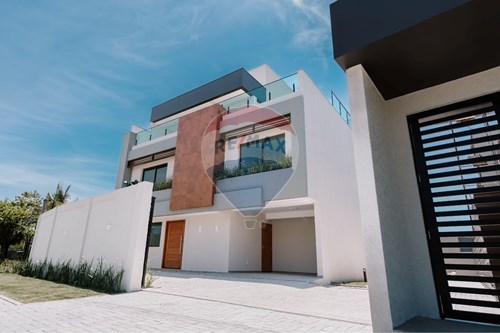 Venda-Sobrado-Alameda Jorge Lacerda , 282  - Próximo a praia  - Praia de Leste , Pontal do Paraná , Paraná , 83255-000-560441028-35