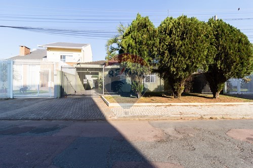 Venda-Casa-Rua Pedro Frederico Voluz , 154  - Pinheirinho , Curitiba , Paraná , 81870060-560331019-89