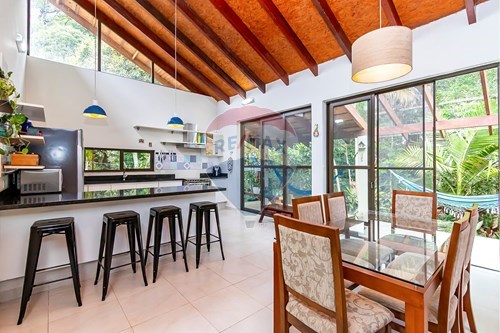 Venda-Casa-Avenida Jacobe Valenga , 2771  - Vila Franca , Piraquara , Paraná , 83305000-560351156-2