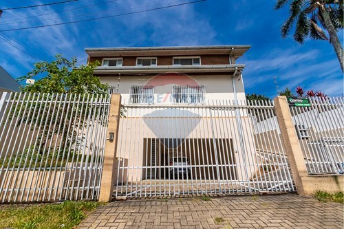 Venda-Casa-Rua Professor Joaquim de Matos Barreto , 313  - Colegio Marista  - São Lourenço , Curitiba , Paraná , 82200210-560441001-2