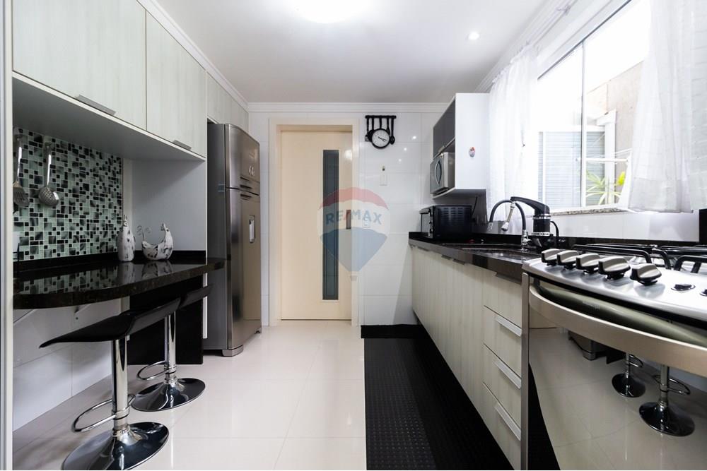 Sobrado à venda com 3 quartos, 200m² - Foto 18