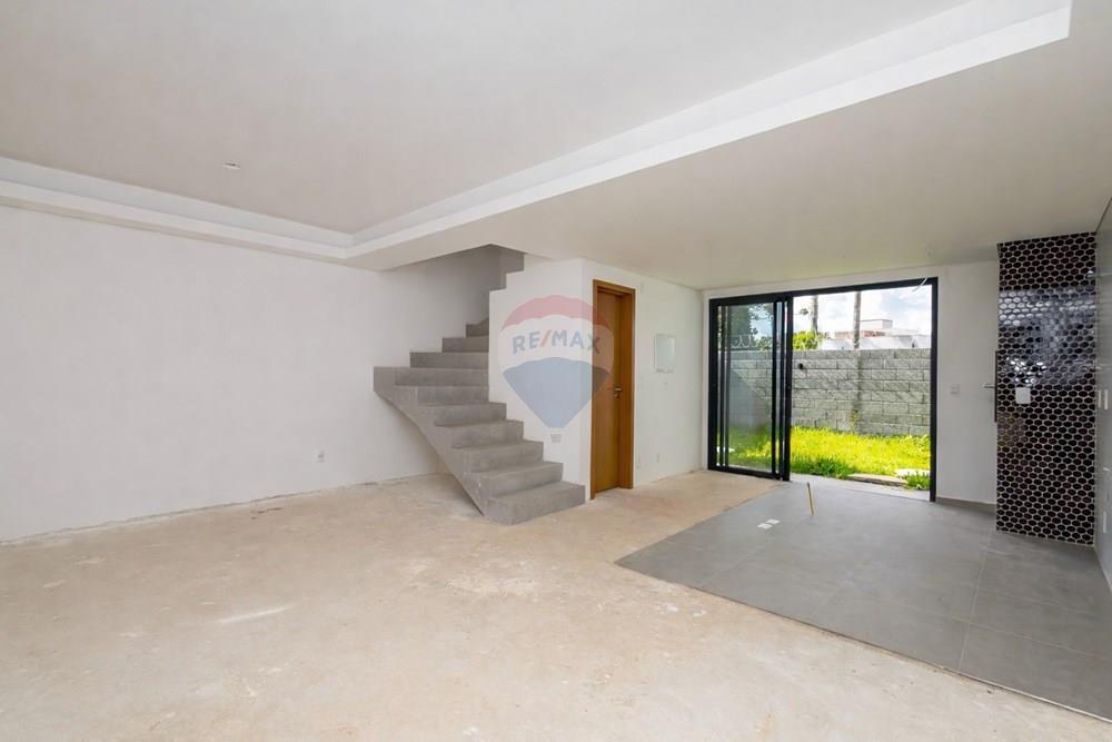 Casa de Condomínio - Venda - Curitiba , Paraná - escada limpa e sala 01.jpg - 560431033-13