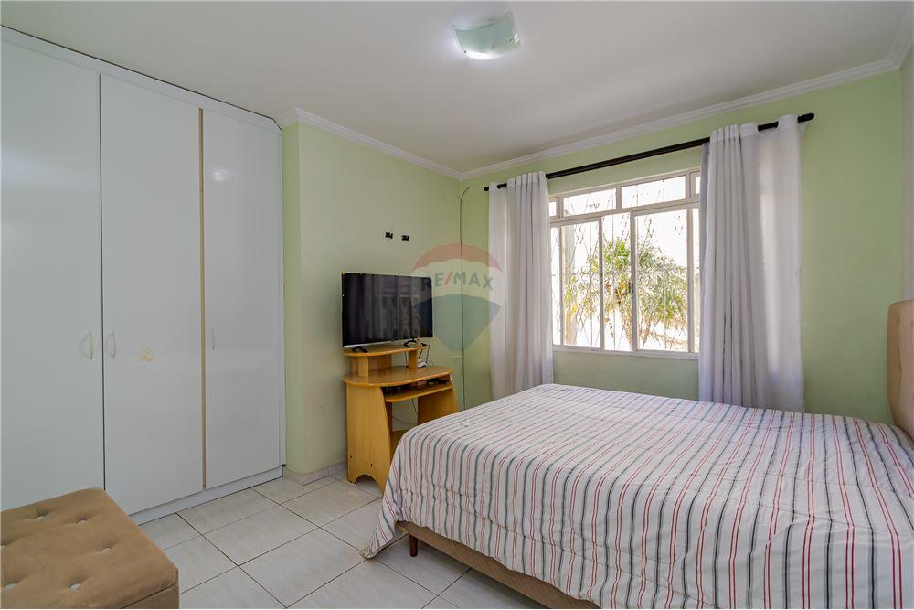 Casa à venda com 4 quartos, 360m² - Foto 17