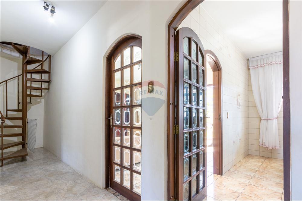 Casa à venda com 4 quartos, 264m² - Foto 19