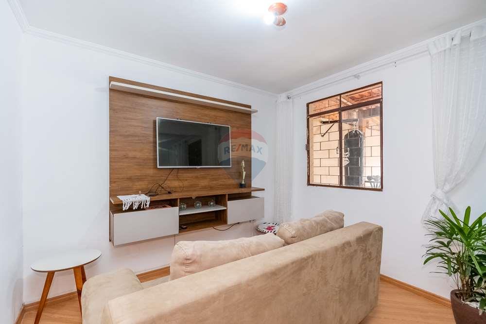 Casa à venda com 3 quartos, 75m² - Foto 1