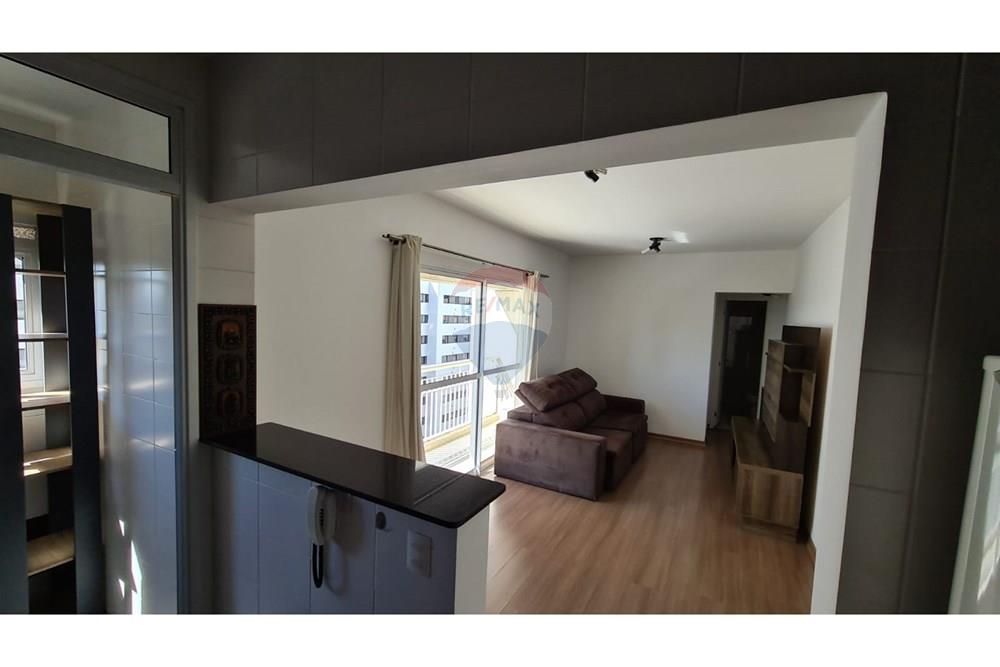 Apartamento à venda com 1 quarto, 50m² - Foto 2