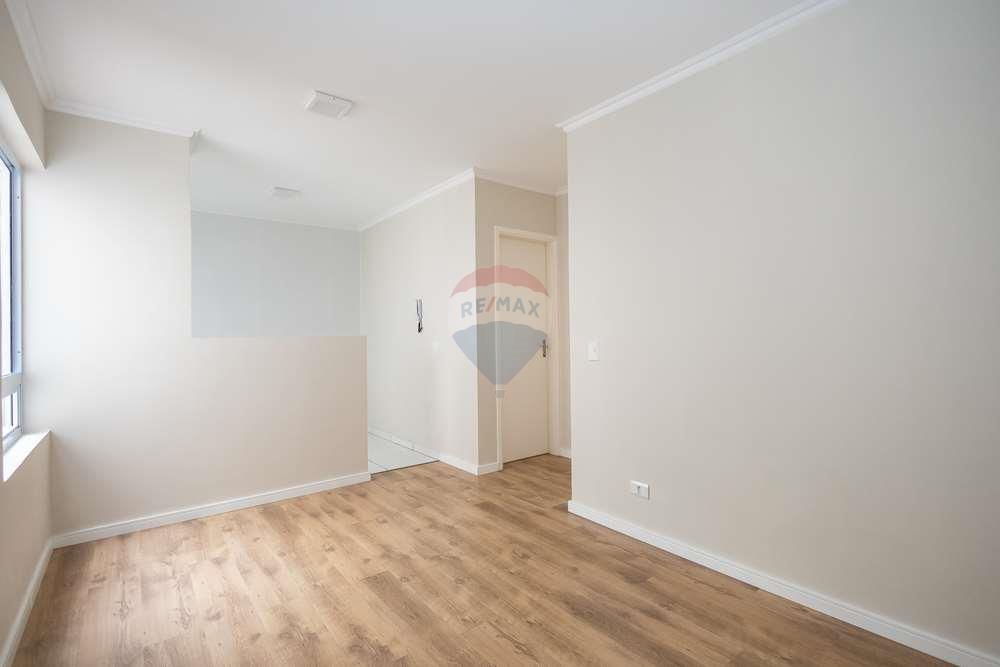 Apartamento à venda com 2 quartos, 40m² - Foto 2