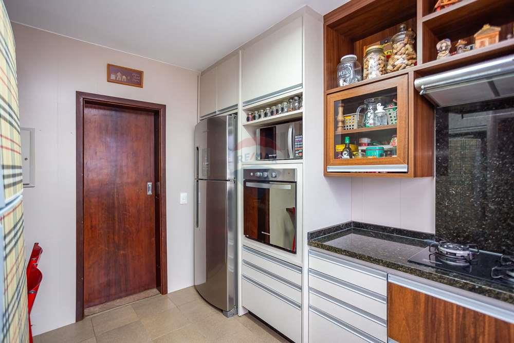 Apartamento à venda com 3 quartos, 139m² - Foto 13