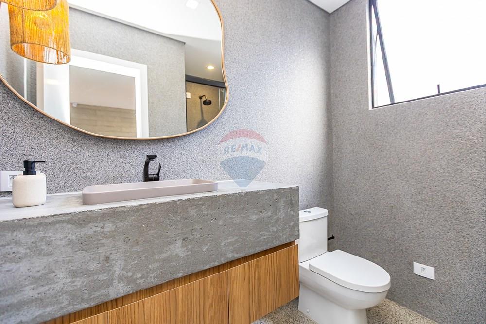 Sobrado - Venda - Curitiba , Paraná - IMG_1350.jpg - Banheiro - 560471009-6